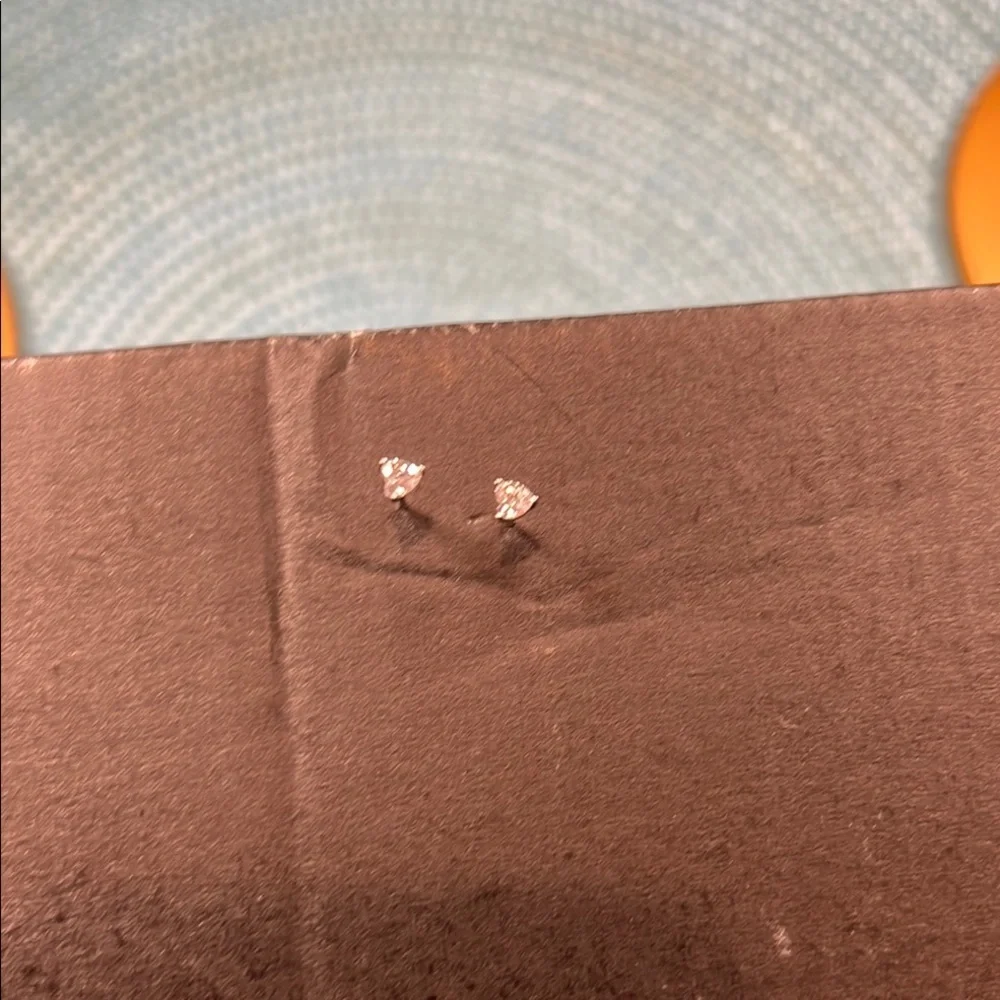 NWOT Heart Cubic Zirconia Stud Earrings 3mm Never Worn, NEW!!